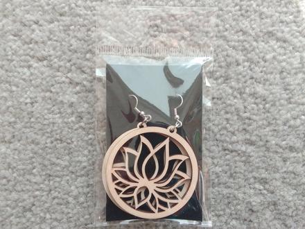 Náušnice s motívom lotosového kvetu, 