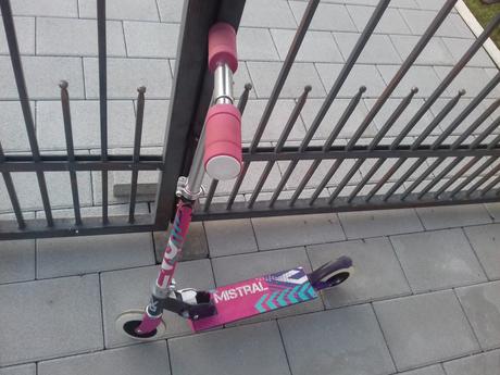 Predám málo používanú detskú hlinikovú kolobežku, 