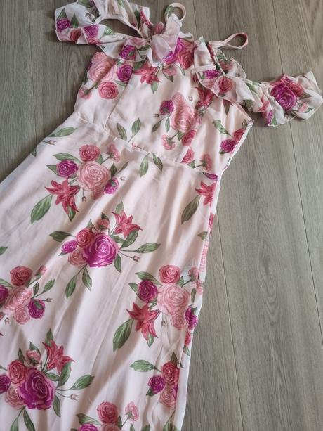 Letné šaty s odhalenými pleciami, esmara,36