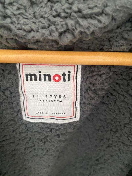 Extra tepla bunda minoti, minoti,152