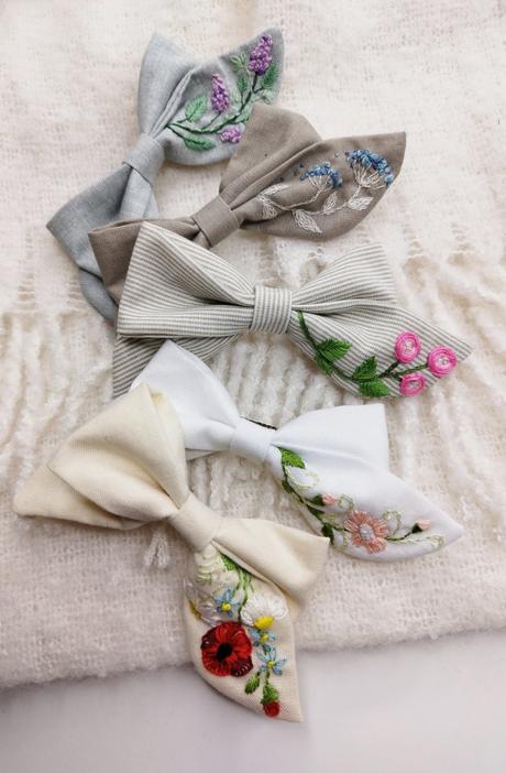 Masličky na sponke s výšivkou, 