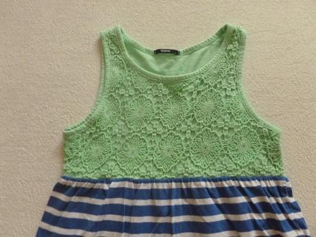 Šaty s čipkou, 134