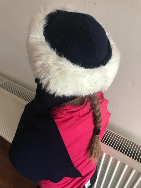 Čiapka spolu so šálom,