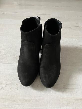 Kotnikove čižmičky, 39