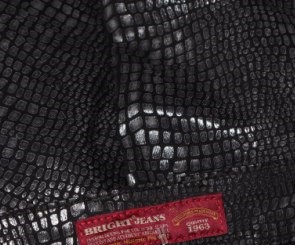 Moderné čierne nohavice s lesklou potlačou, xxl