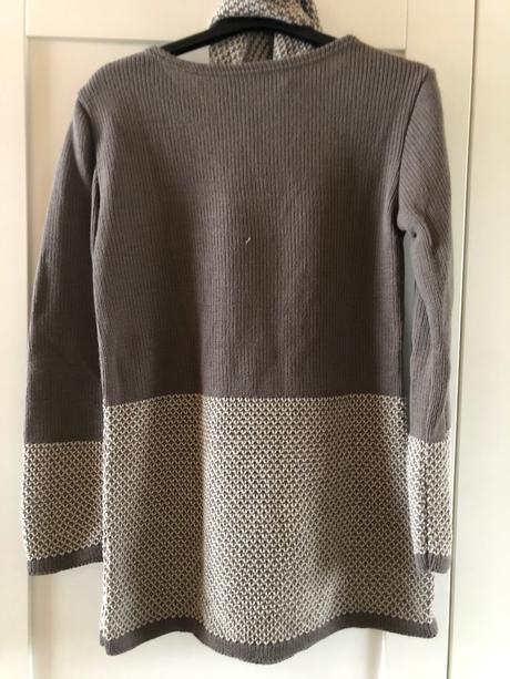 Pulóver + šál, 152