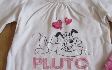 Biele tričko s nápisom pluto, disney,98