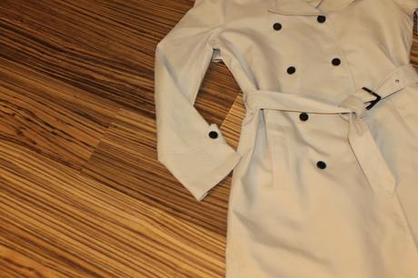 Trench coat loch v. s, s