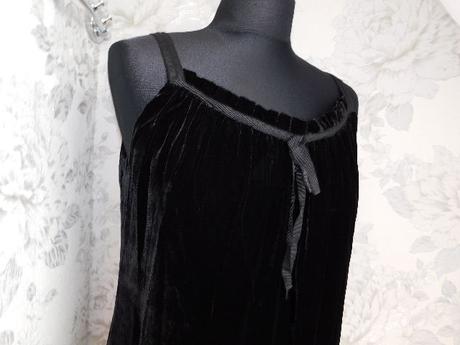 Kvalitne zamatove saty, 38