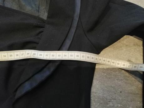 Elegantné čierne šaty singhmadan vs, pružné, s