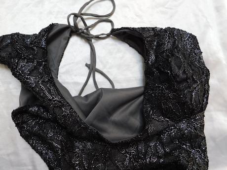 Kvalitne velmi pekne čipkovane šaty, 36