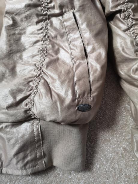 Bomberka guess, guess,xs