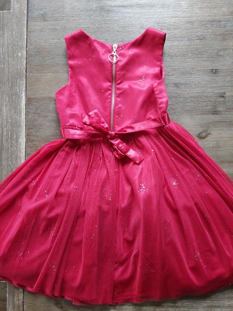 Spoločenské šaty, 110