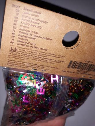 Konfety písmena na tvorenie,