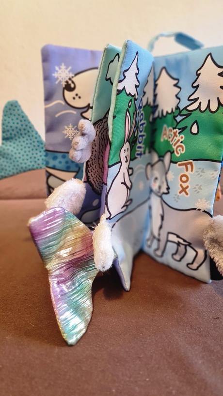 Dotyková knižka zvieratká s chvostami, textilná, 