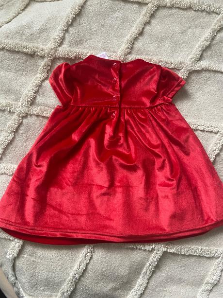 Vianočné šaty, 74