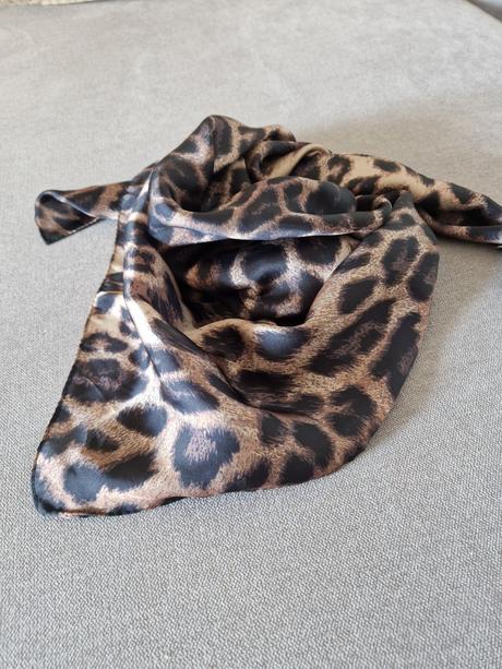 Šatka-nová    darujem k nákupu, 