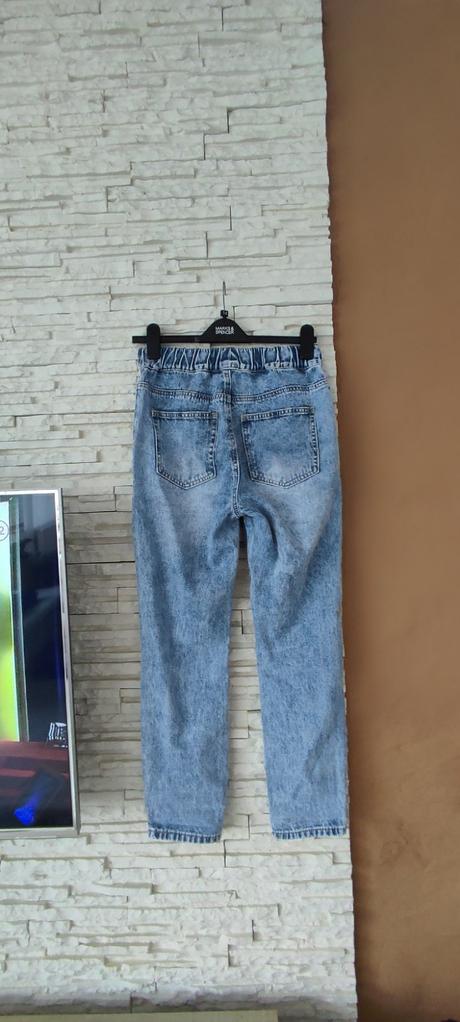 Moderné potrhané rifle, s