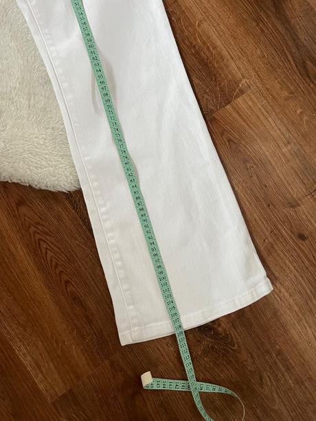 Biele rozšírené džínsy, m&co,l