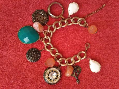 Extravagantný náramok, 