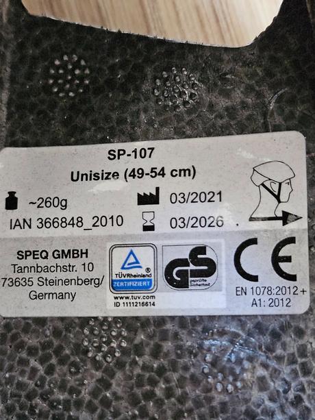 Dievčenská cyklistická prilba, 