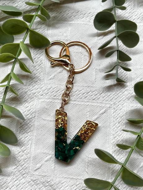 Ručne vyrobené živicové kľúčenky, 