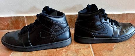 Nike air jordan 1 mid triple black veľ. 42, air jordan,42