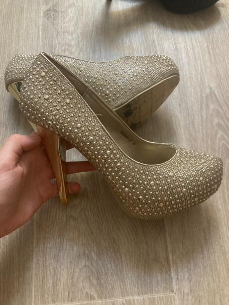 Topánky na podpätku, 39