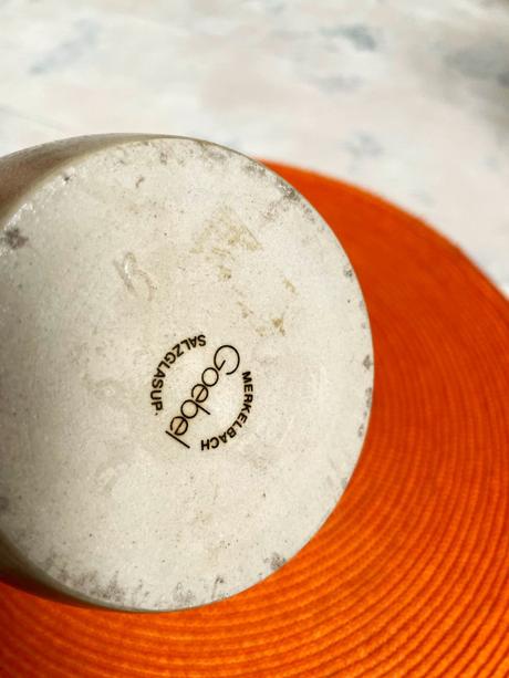 Starožitná nádoba na soľ, 