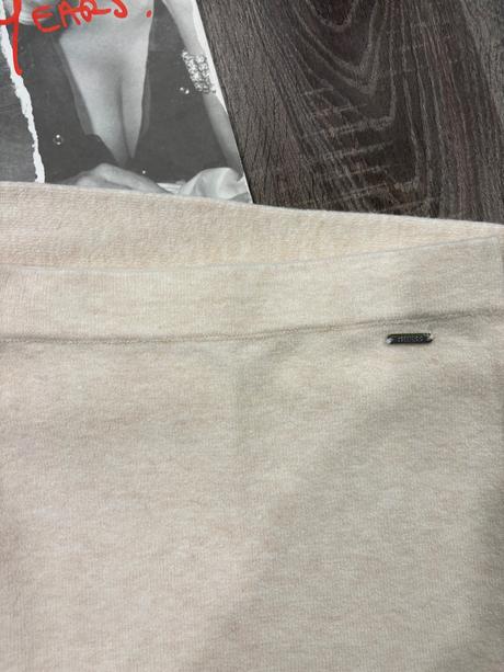 Guess damsky svetlobéžovy komplet s, guess,s