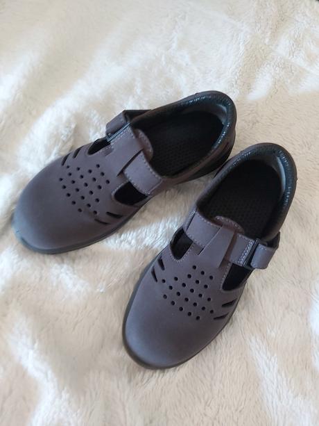 Bezpečnostné sandále., 37