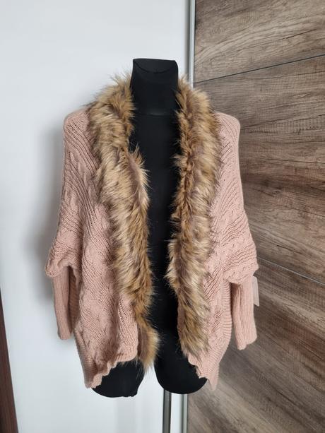 Púdrový pletený kardigán s kožušinkou, l