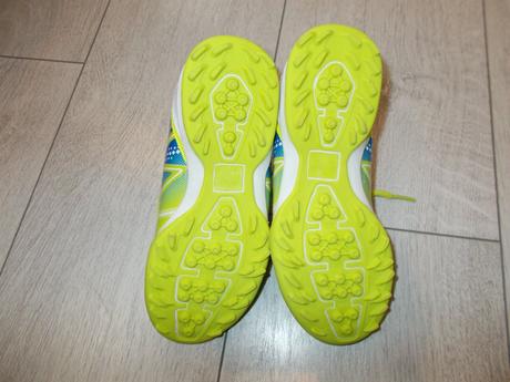 Chlapcenske kopacky, 30