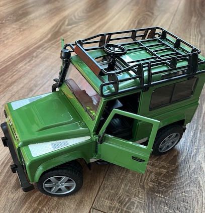 Auto land rover defender hračka,