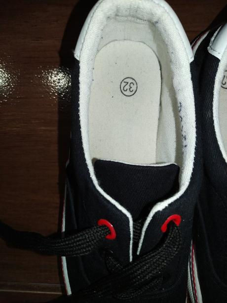 Topánky nenosené, 32