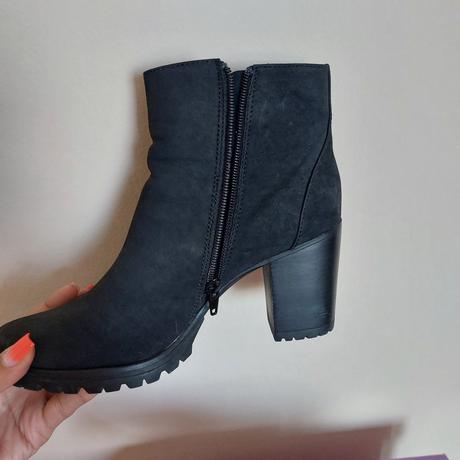 Kotnikove čižmy, deichmann,39