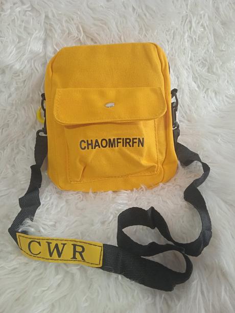 Kabelka s otvorom na slúchadlá, 