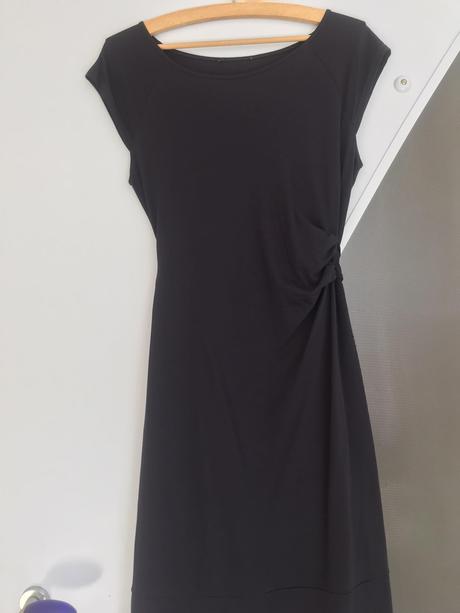 Luxusné jednoduché šaty, 38