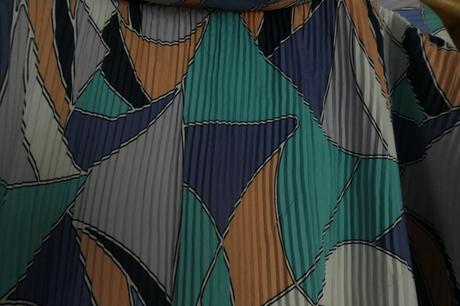 Letny farebny plisovany, pohodlny komplet vel. l, l