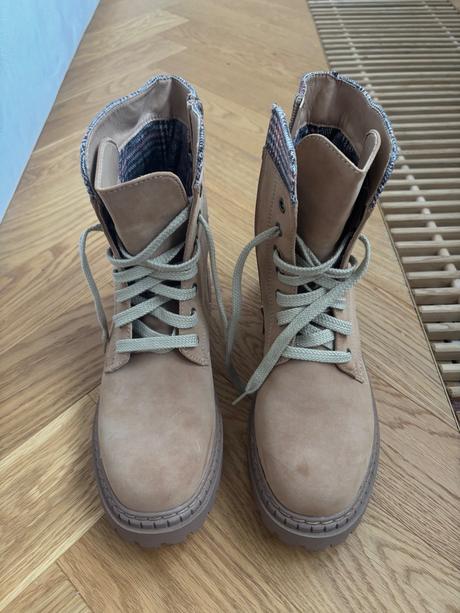 Clara barson v.40, clara barson,40