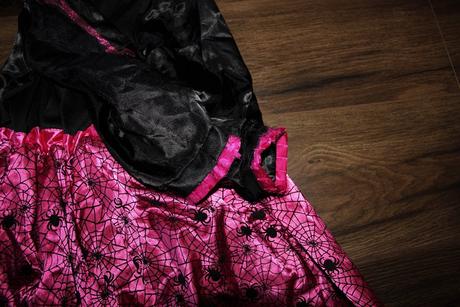 Krásne šaty na halloween,