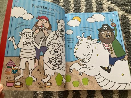 Pirátsky lodný denník so samolepkami,