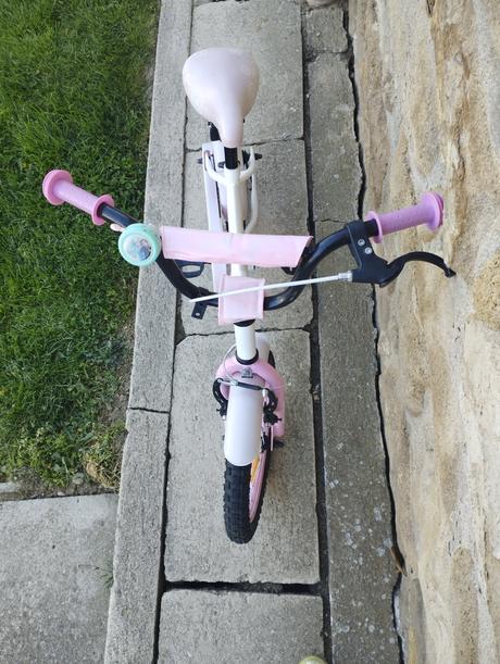 Dievčenský bicykel, 16