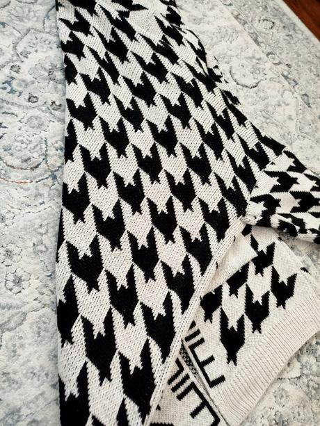 Krásny cardigan s kapucňou, s
