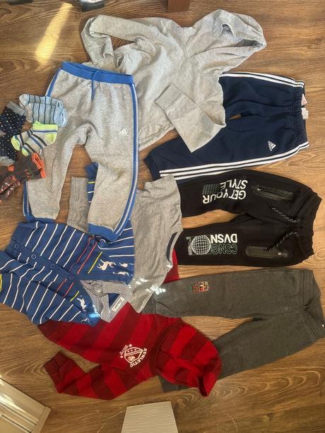 Balík 98/104 tepláky adidas, 86–98