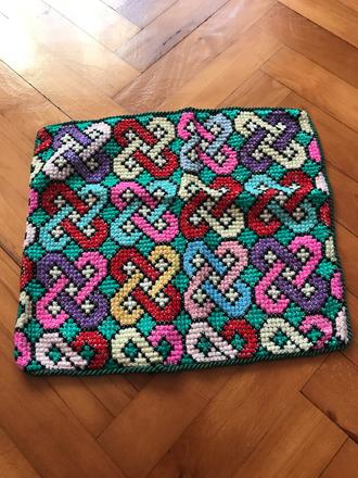 Farebná háčkovaná obliečka na vankúš, šírka (cm): 40,dĺžka (cm): 40