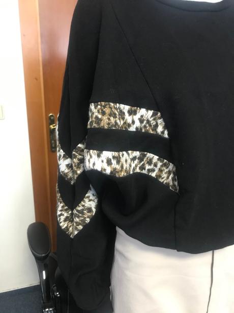 Mikina s kontrastnými pásikmi, uni, 