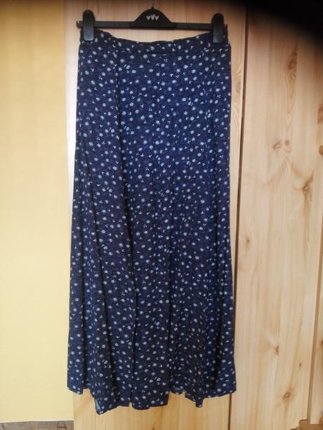 Romantická sukňa, 36