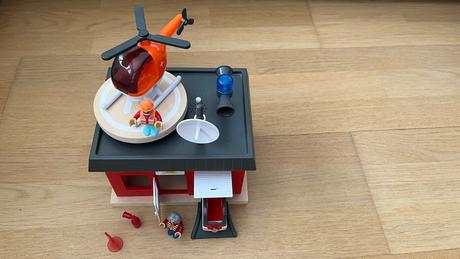 Drevená dráha s požiarnou a policajnou stanicou, 