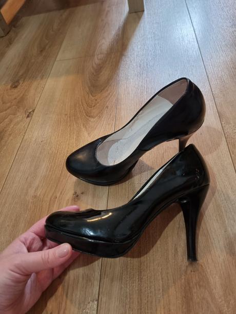 Cierne lakove lodicky, 36